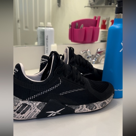 New reebok, tennis shoes, and hydroflask - Picture 3 of 3